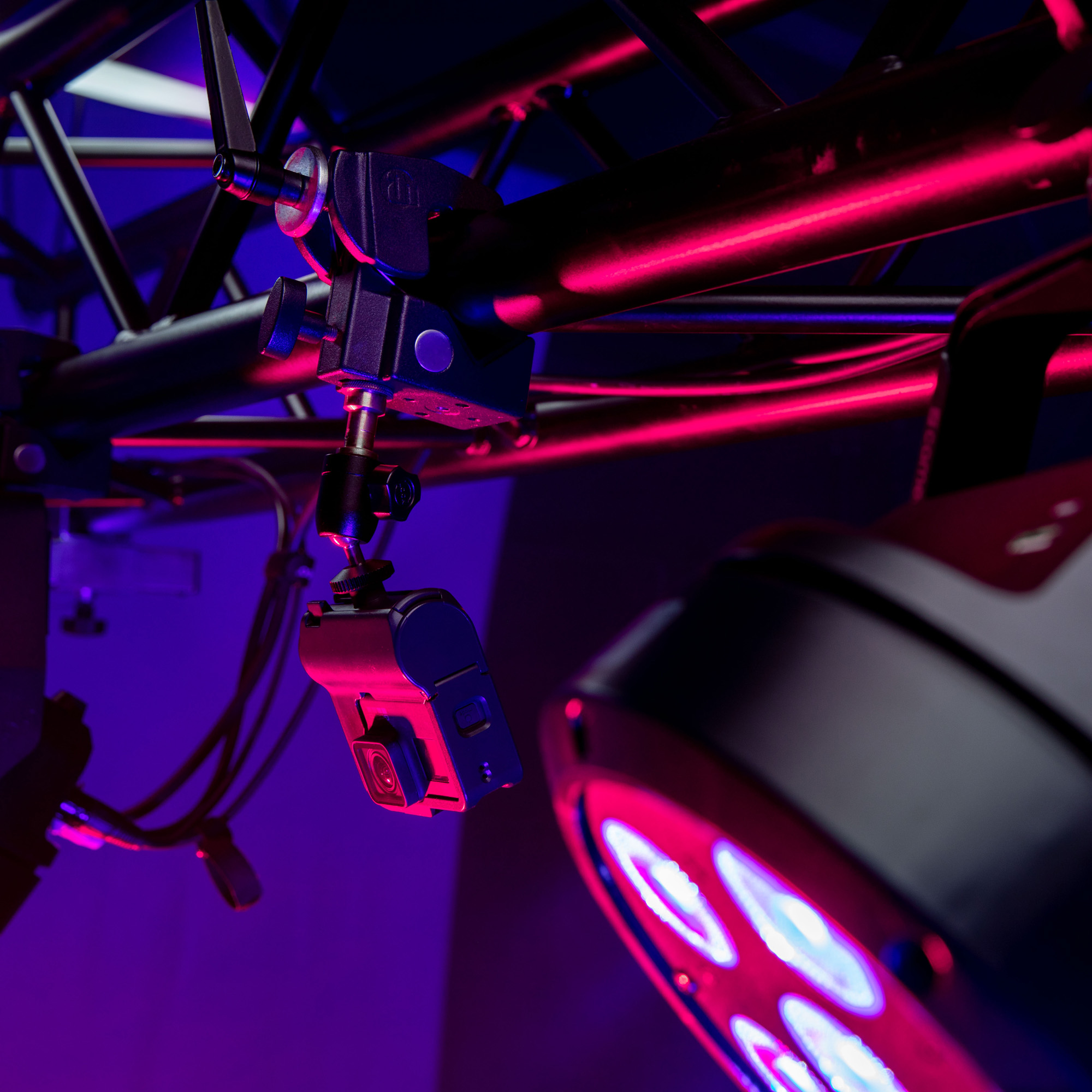 Gancio universale con morsetto e one-click auto-lock, nero