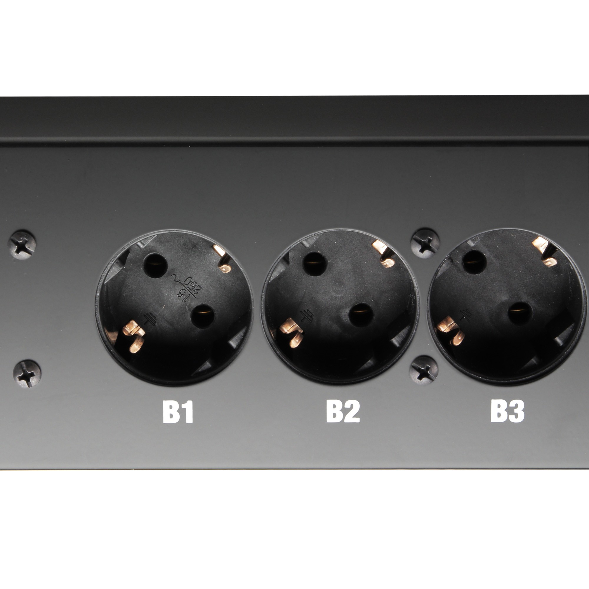 Ciabatta da 19” a 9 prese | 2 U