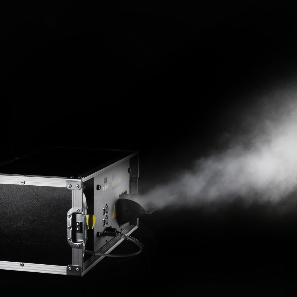 Macchina della nebbia con flightcase, dotata di comando con microprocessore