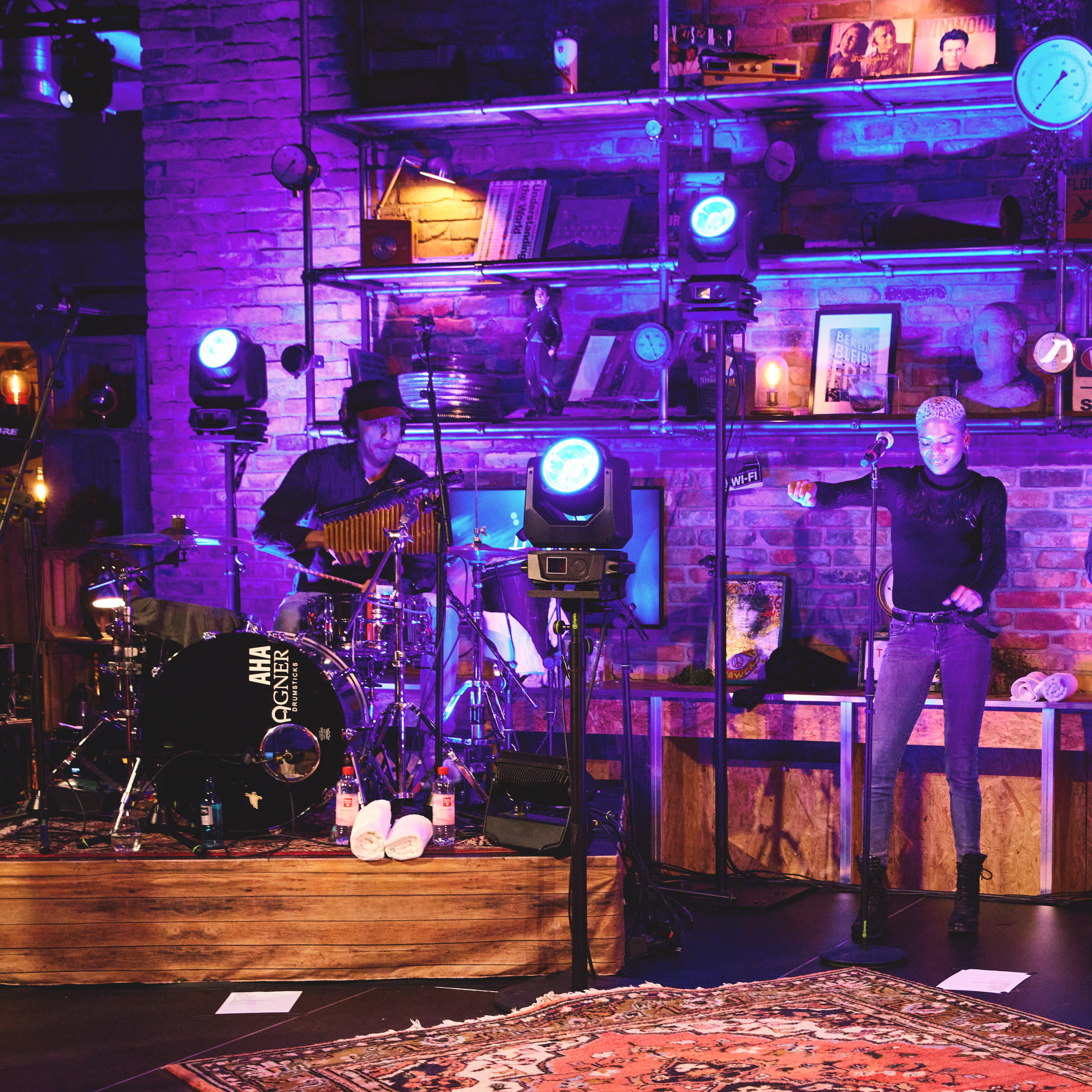 Beam Moving Head con Anello LED e Rotazione Continua