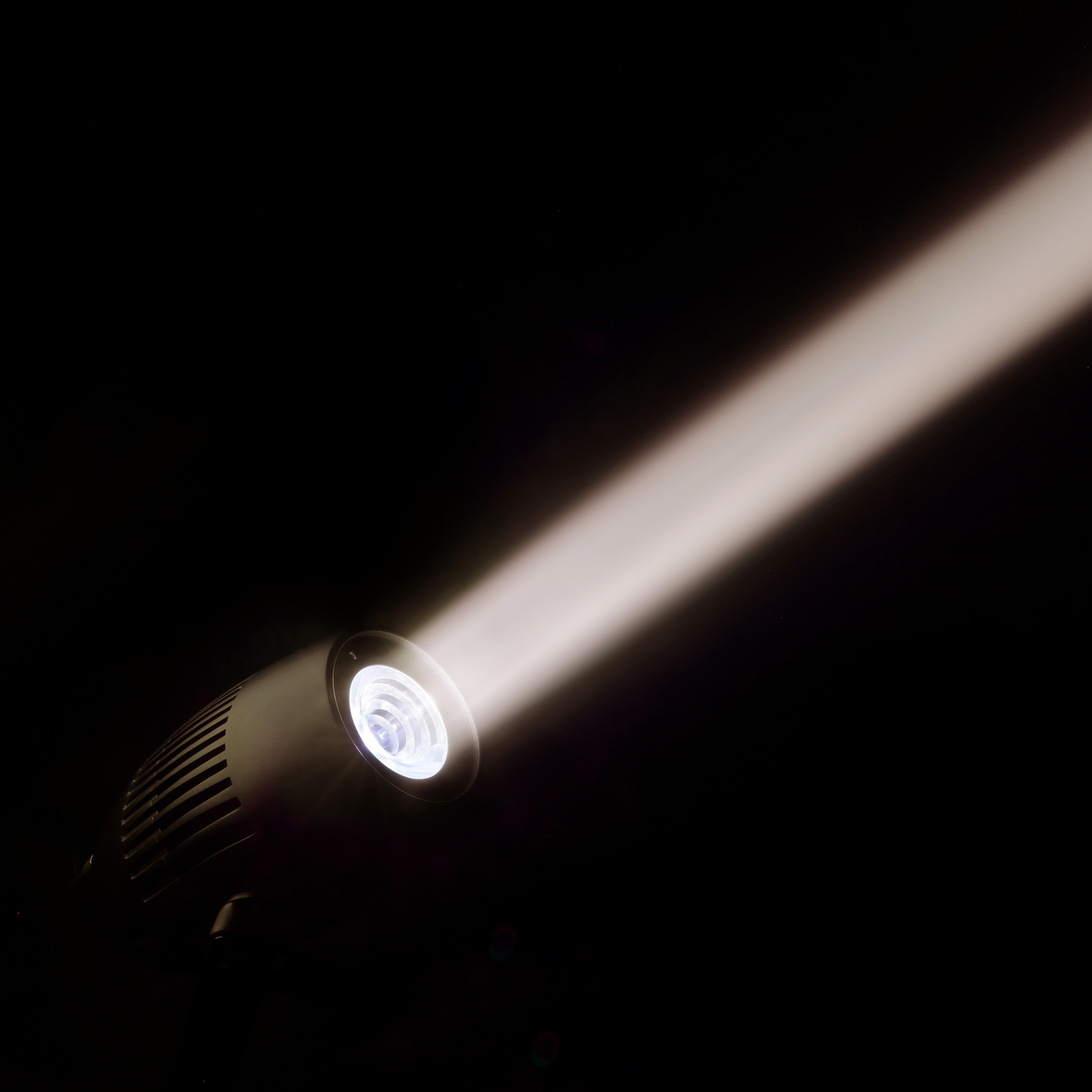 Faro compatto con LED Tunable White da 40 W, modello nero