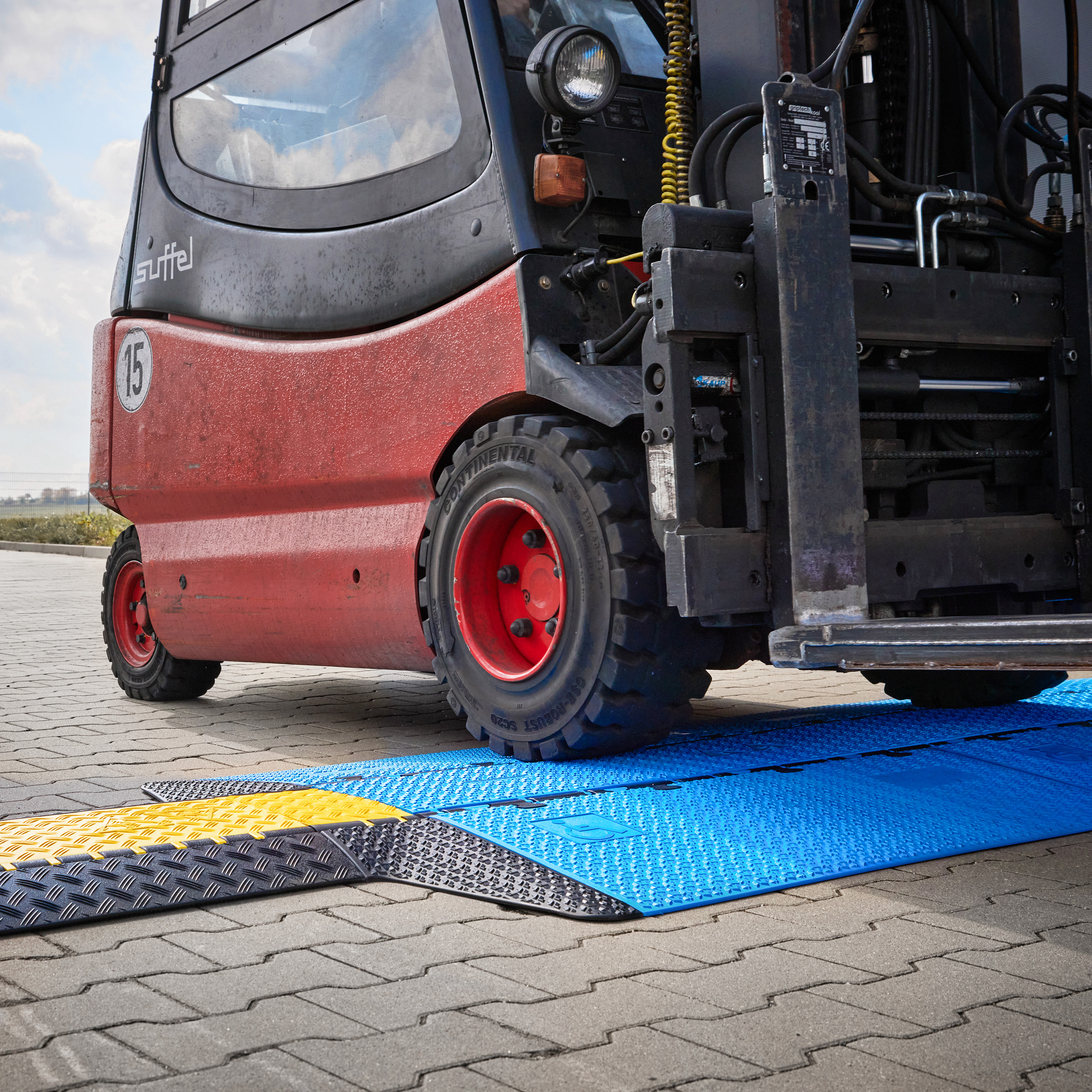 Sistema modulare 5 canali | rampa blu | transizione accessibile alle sedie a rotelle | altezza 5,4 cm