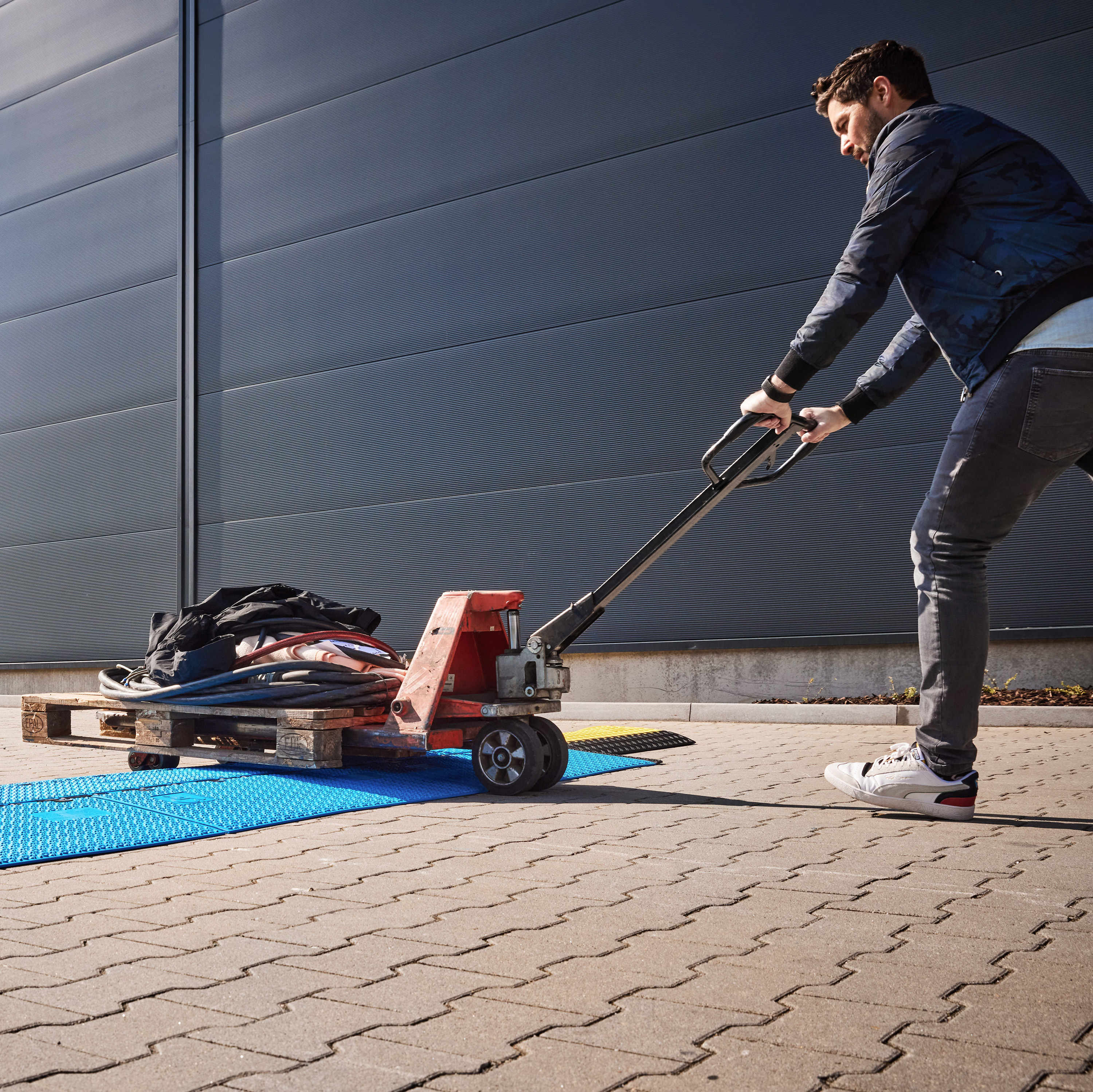 Sistema modulare 5 canali | rampa blu | transizione accessibile alle sedie a rotelle | altezza 5,4 cm