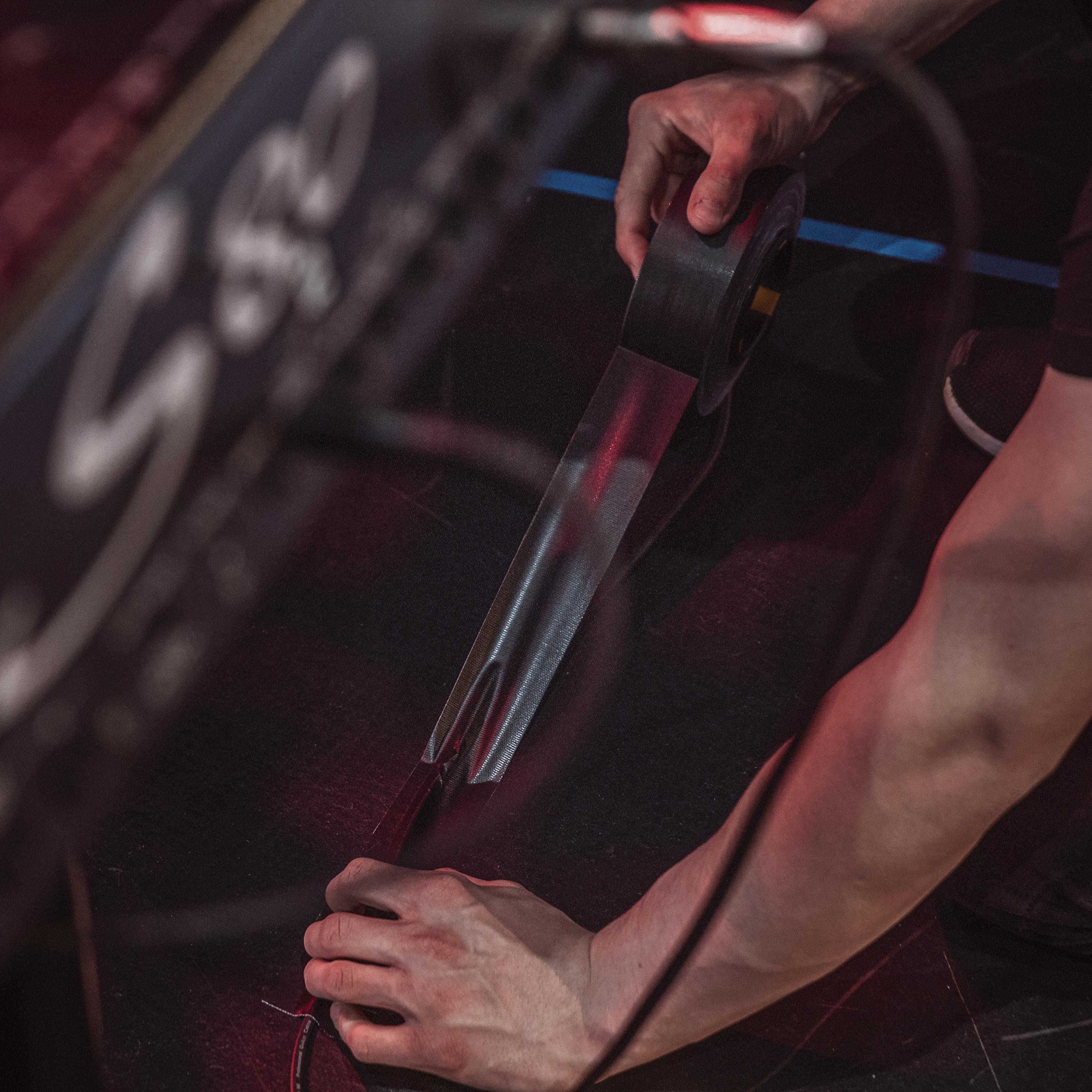 Nastro adesivo in tessuto Premium BULK | nero | opaco | 50 mm x 50 m