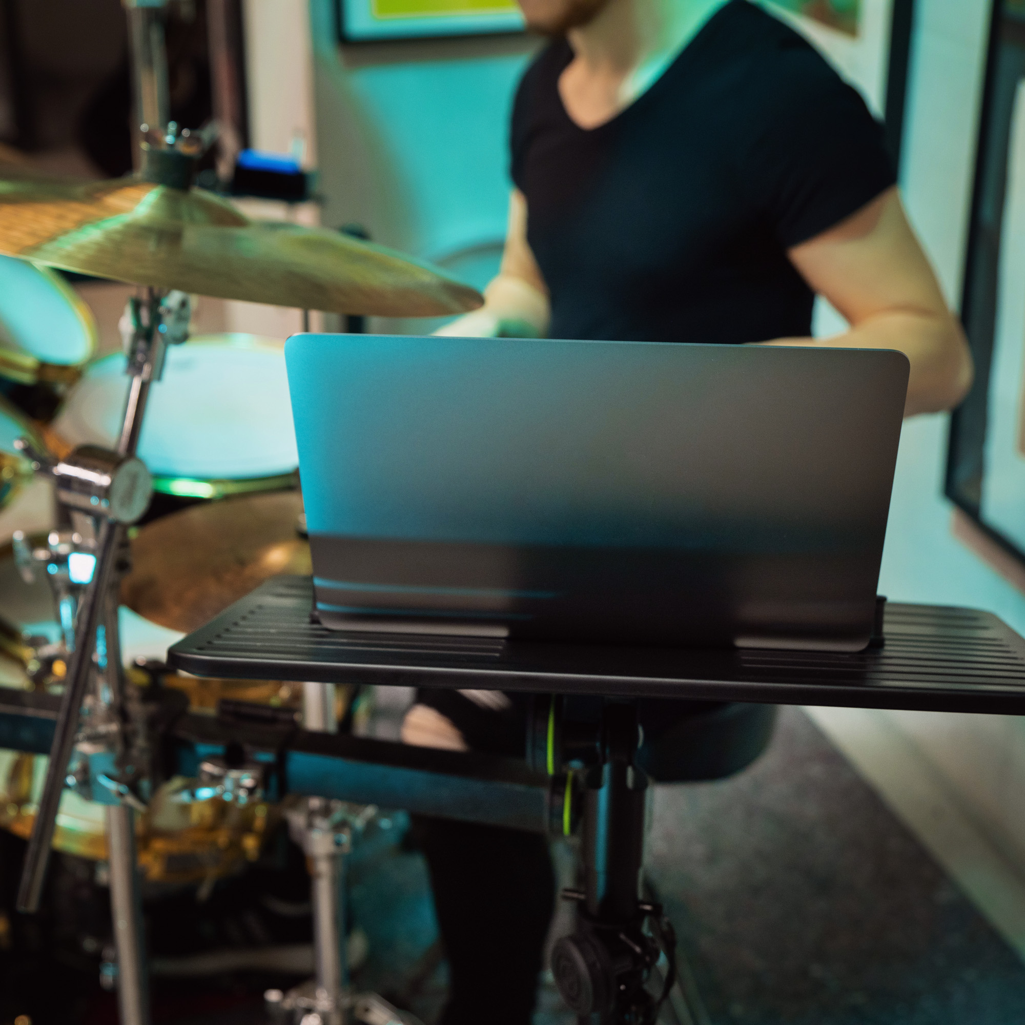 Supporto per Laptop con Perni di Ritegno Regolabili