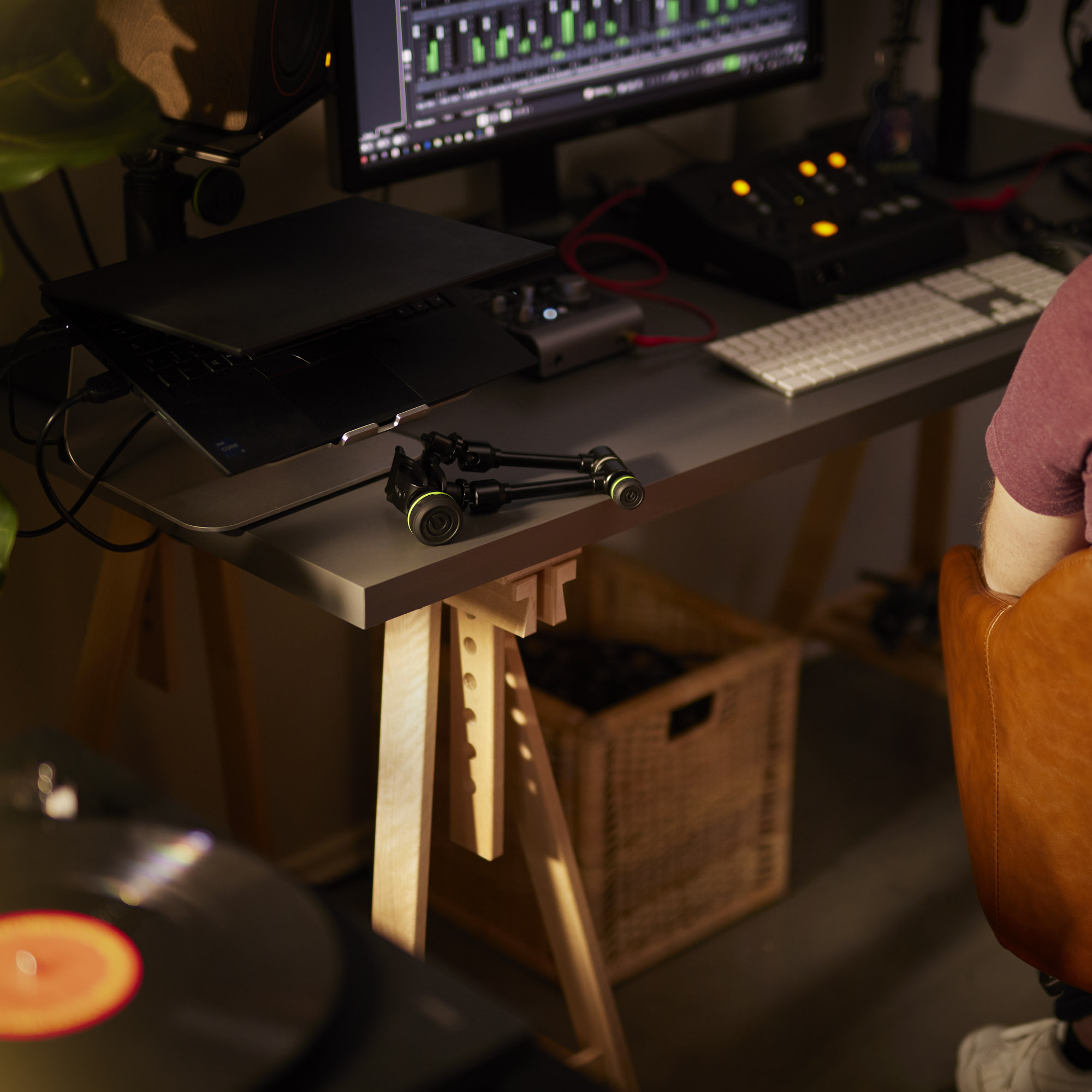 Braccio girevole versatile con meccanismo di bloccaggio centrale - 3/8