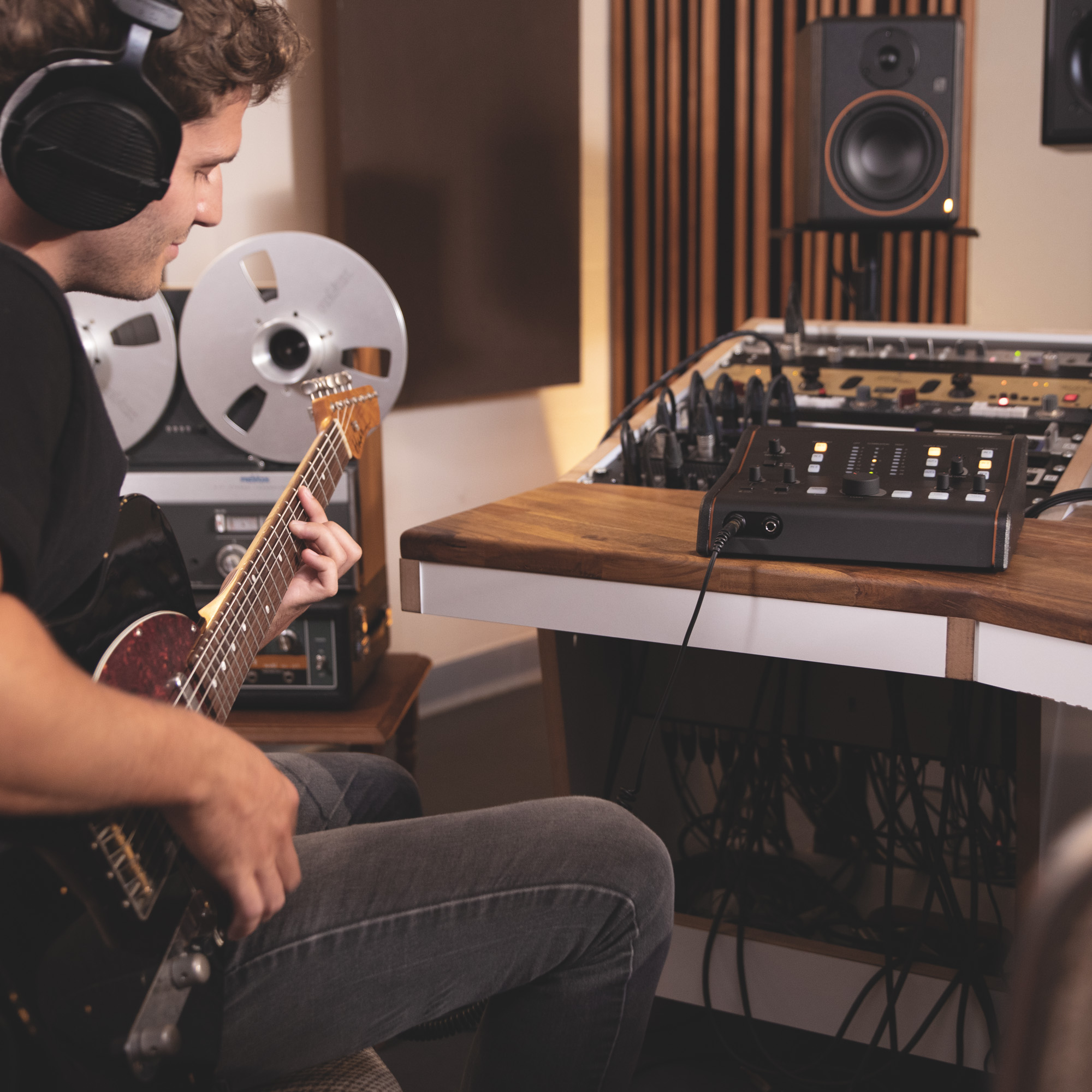 Controller del monitor da studio attivo