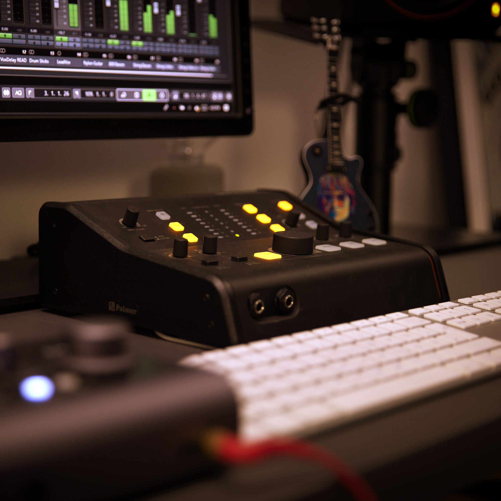 Controller del monitor da studio attivo