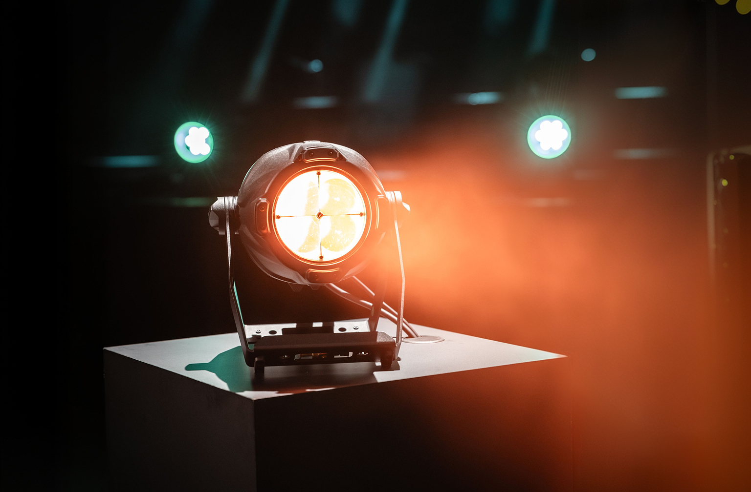 ZIYA® 200 RGBL LED zoom PAR